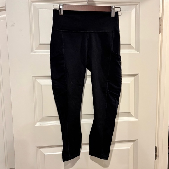 Fabletics On-The-Go PowerHold High-Waisted Capri Women's Small S ~ EXCELLENT - Picture 3 of 7